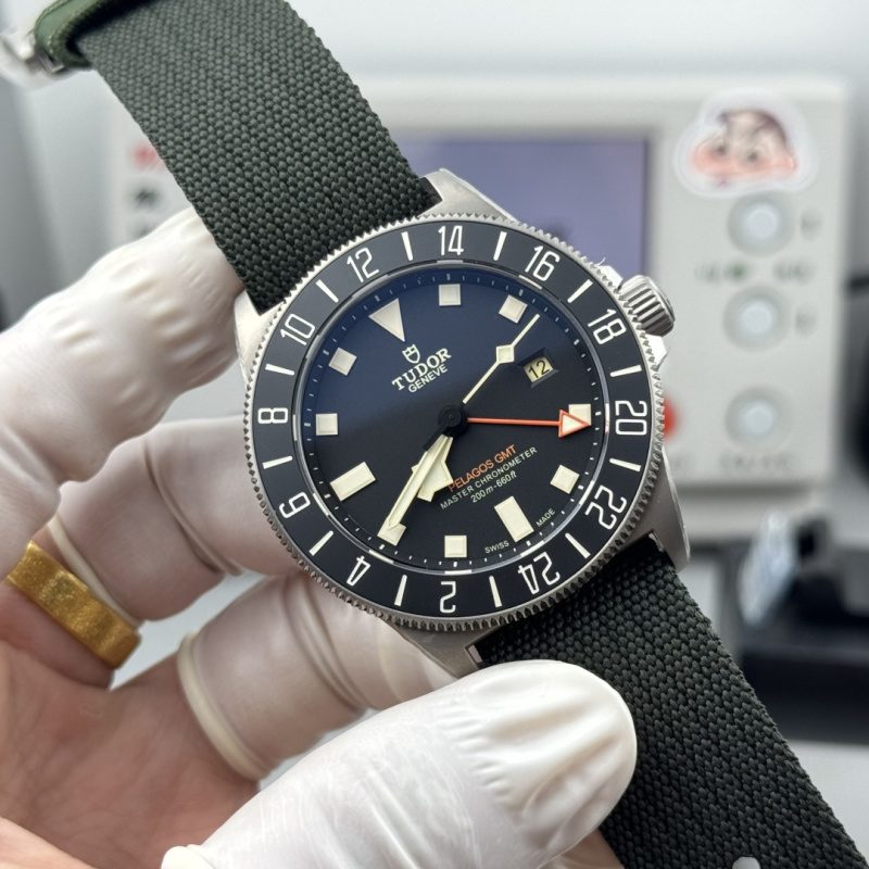 Tudor Greeny 42mm