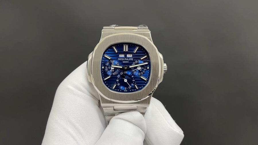 Patek Philippe Nautilus/40mm