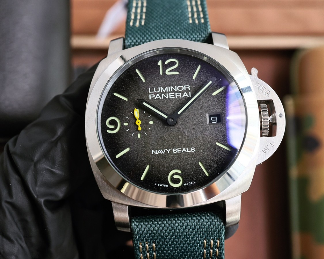 Panerai Luminor 44mm